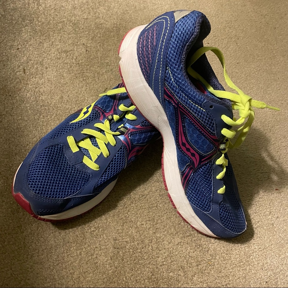 Saucony Catalyst Athletic Shoes (size 9.5)